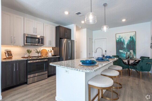 2BD,2BA - 1,130SF - Apex Posner Park