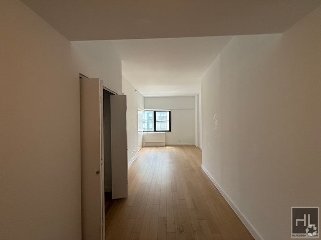 Building Photo - East 39th Street Unit 7H Rental
