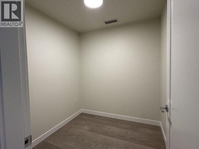 Photo - 6138 Birney Ave