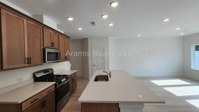 Photo - 450 Laurelwood Ln