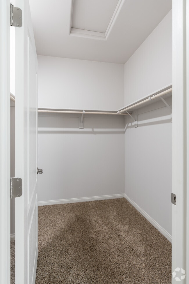 3BR, 2BA - 1,204SF