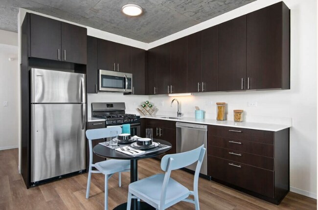 Photo - 58 E 14th St