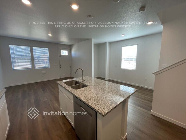 Photo - 279 S Uriah St