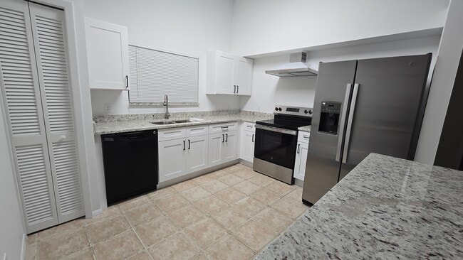 Photo - 846 Grenadier Dr