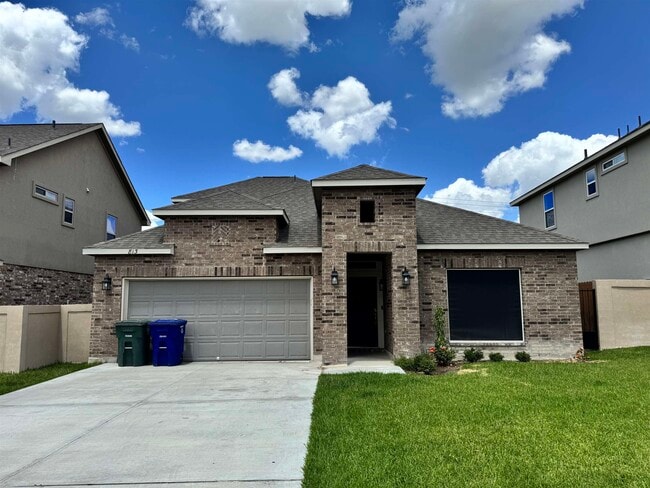 Building Photo - 813 Pausa Dr