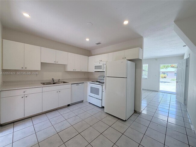 Photo - 16921 SW 94th Ave