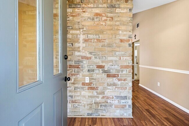 Photo - 29018 Elmwood Dr