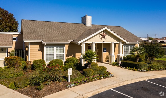 Leasing Office & Clubhouse - COTTON CROSSING Apartments