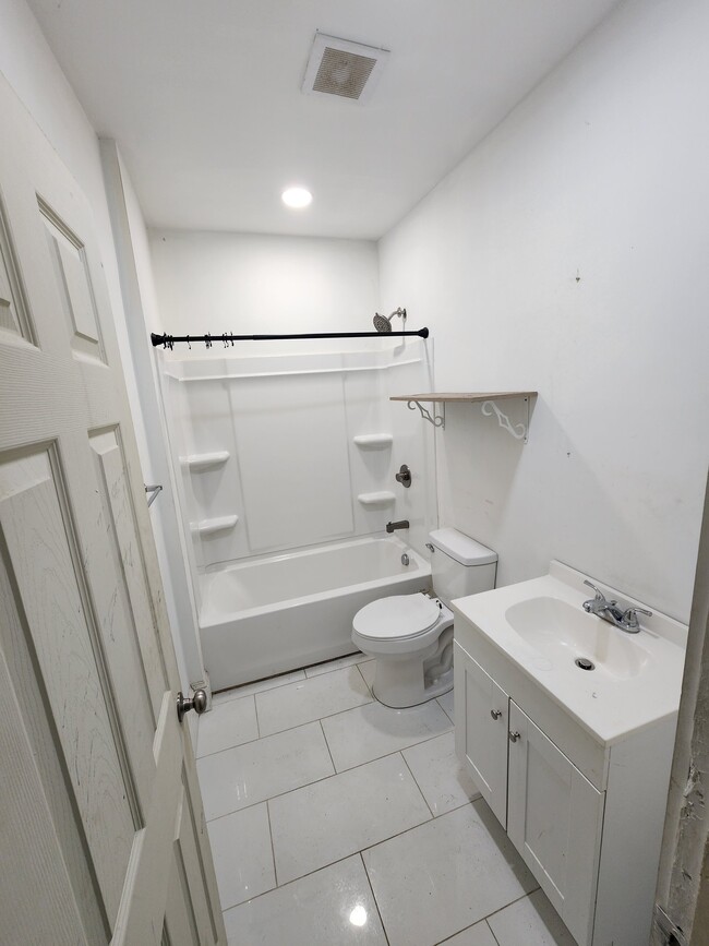 Photo - 160 Waterville St Unit # 3