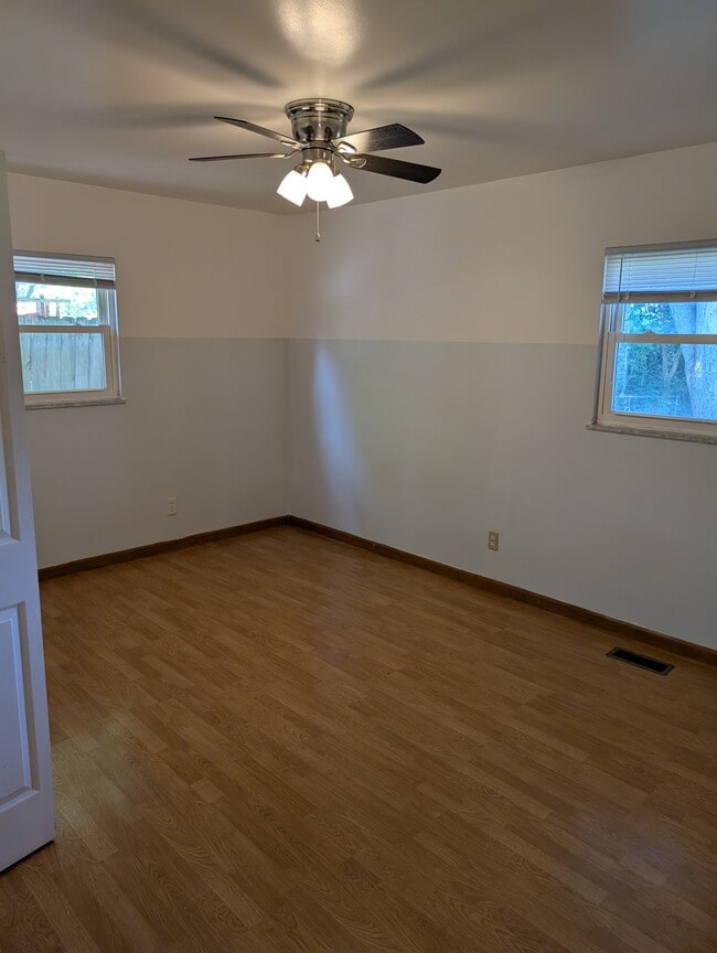 Photo - 902 S Duncan Rd