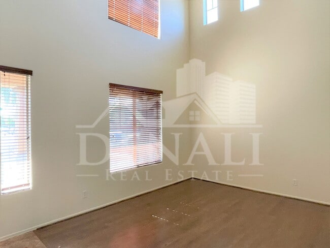 Photo - 144 S 108th Dr