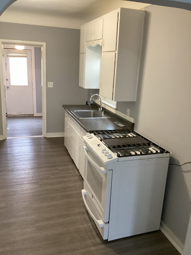 Photo - 1230 Chestnut St