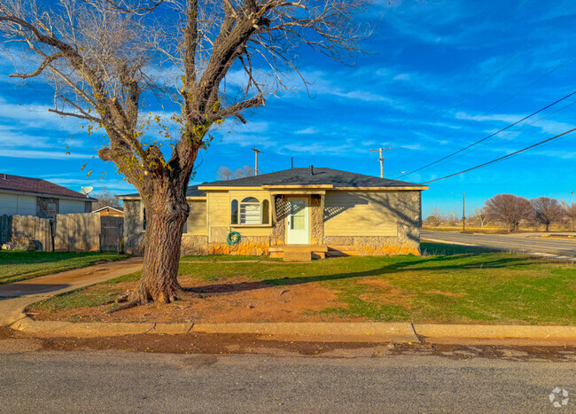 Building Photo - 1409 E Hemlock St Rental