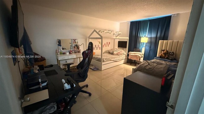 Photo - 4330 NW 79th Ave Unidad 1A