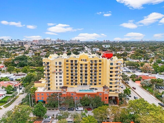 Building Photo - 215 SW 42nd Ave Unit 801