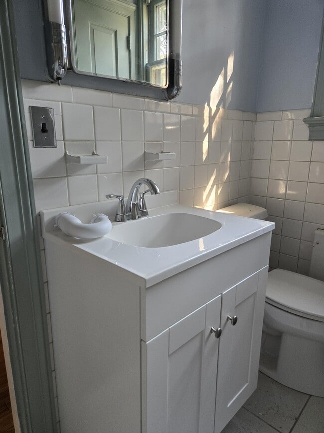 Baño principal - 415 S Washington St Unidad A