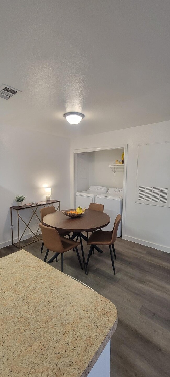 Dining Room - Windmill Run