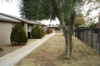 Patio - 1308 W 3rd St Unidad 1