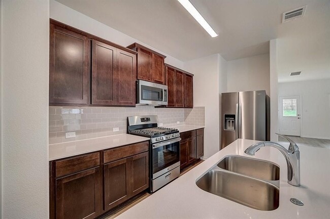 Photo - 8008 Copper Prairie Bend