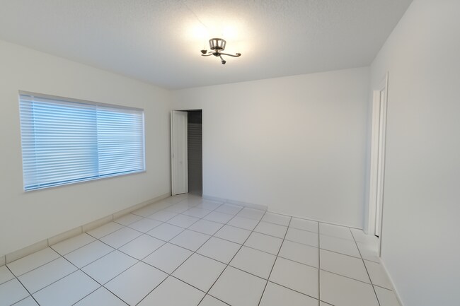 Photo - 1600 Center St Unit B8