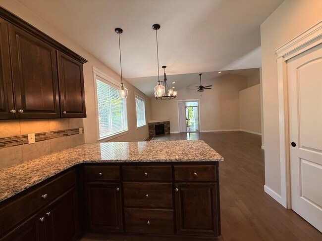 Photo - 2626 NE Hawthorne Cir
