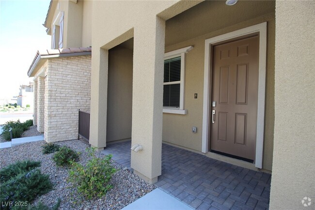Building Photo - 13 Alamere Falls Dr Rental