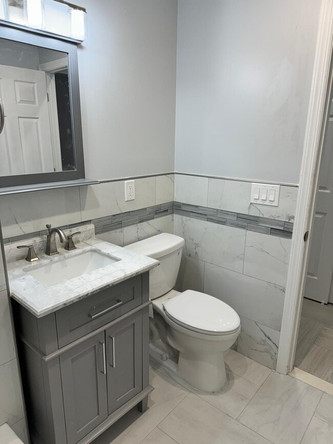 43 Frederick Ter Unit 2nd Floor
