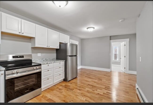 Building Photo - 90 Leighton St Unit Apartment 1