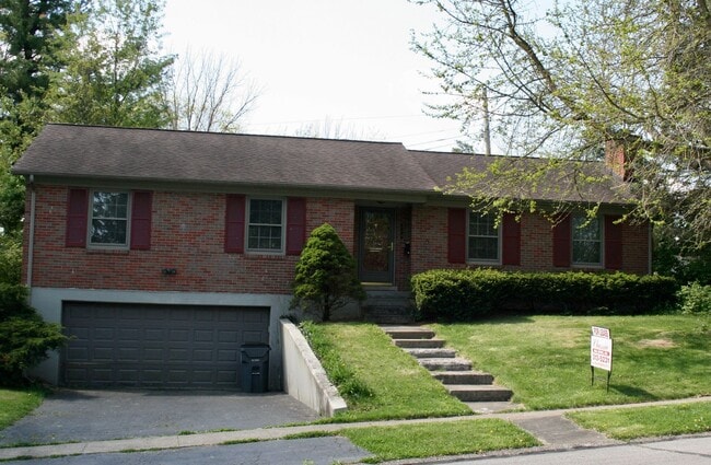 Building Photo - Lansdowne home with easy access to Nicholasville Rd 260602