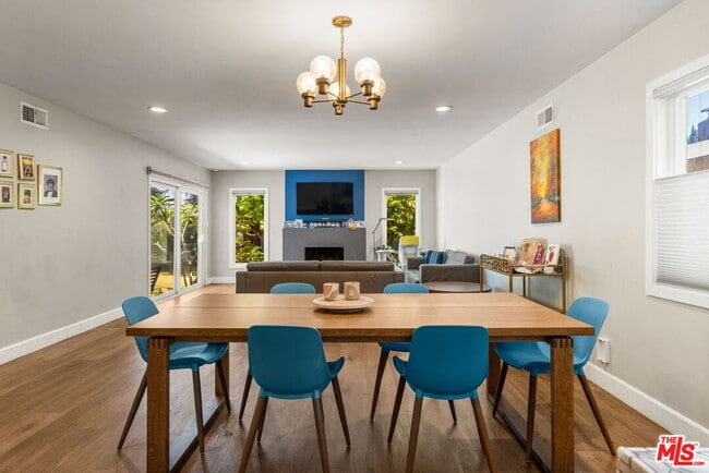 Building Photo - 14034 Valerio St Rental