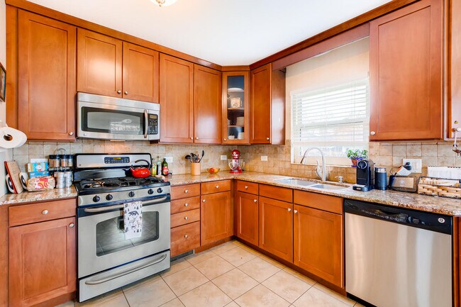 Photo - 950 S Clayton Way