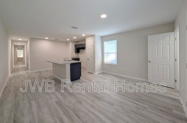 Photo - 439 Phelps St