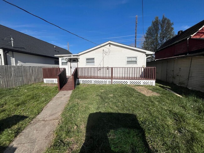 Photo - LARGE 4BR ONE LEVEL HOME WITH A GREAT FLOORPLAN.  TONS OF SPACE!