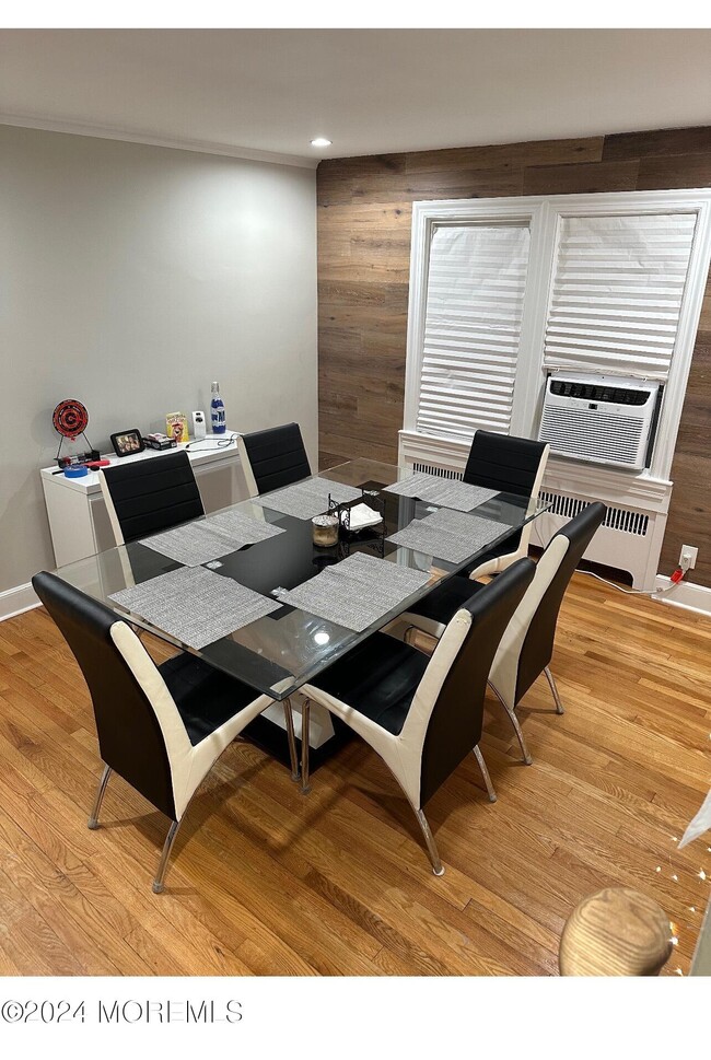 Photo - 240 Oakhurst Rd