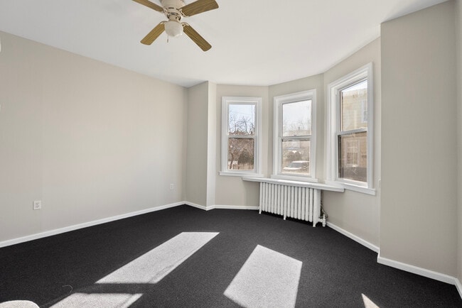 Photo - 407 Somerset St