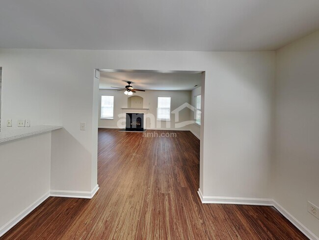 Photo - 121 Whitby Dr