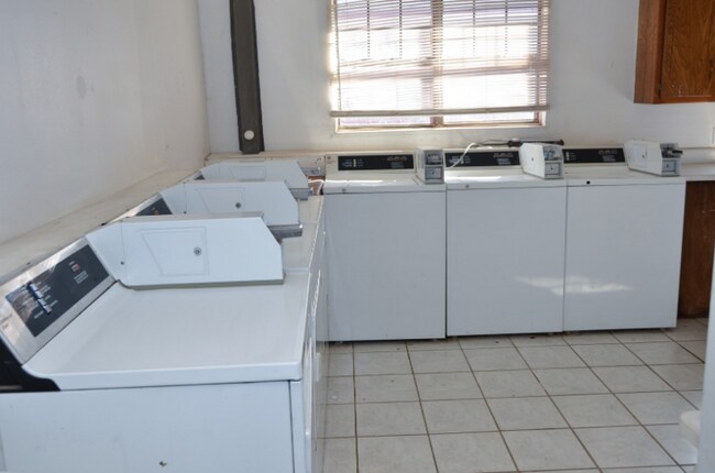 Photo - 1217 S Maddox Ave