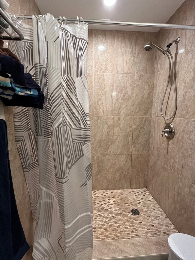 Photo - 21082 Gladstone Dr