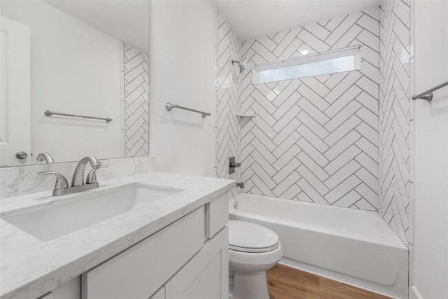 Building Photo - 1220 E 33rd St