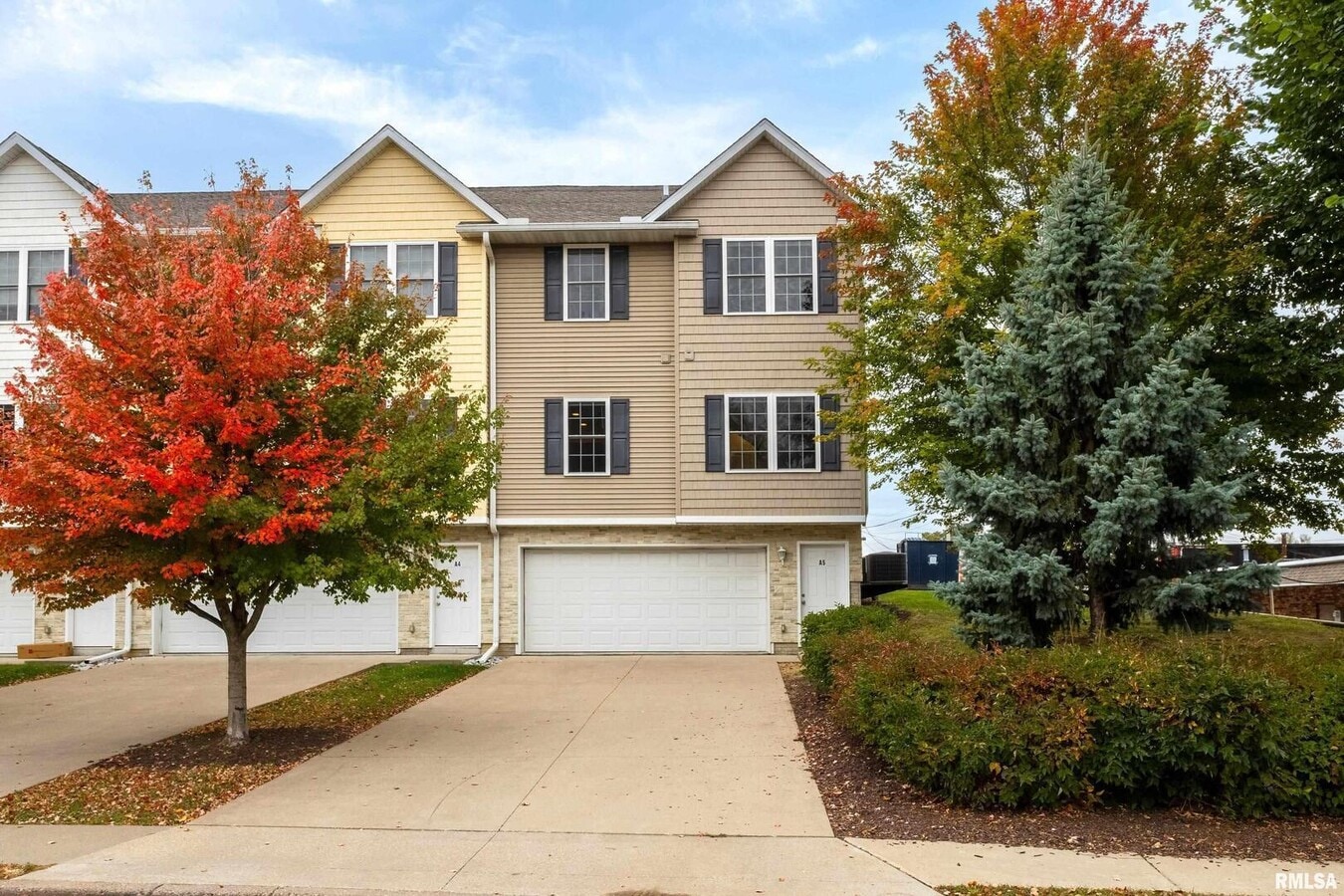 Photo - 320 E 29th St