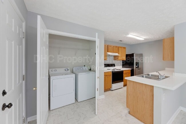 Photo - 5625 Strathmoor Manor Cir