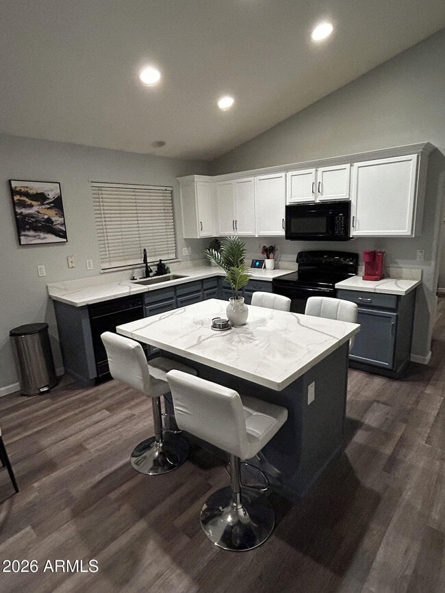 Photo - 10826 W Wilshire Dr