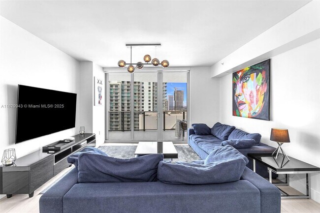 Photo - 488 NE 18th St Unidad 4311