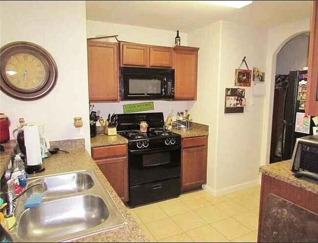 Photo - 725 Lazy Crest Dr