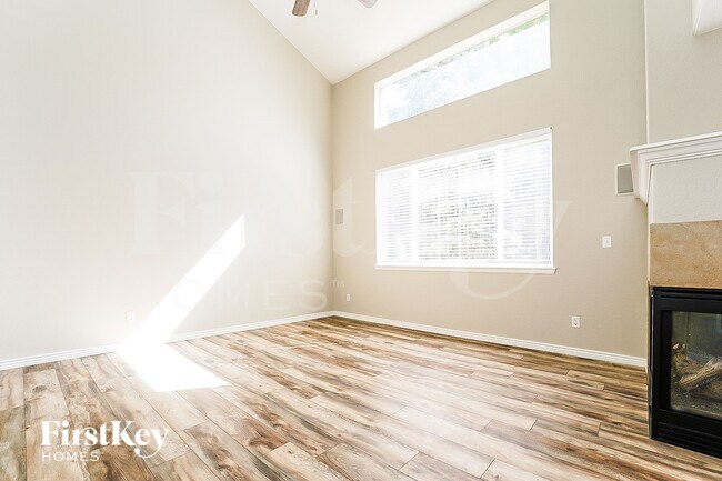 Photo - 1208 S Flat Rock Way