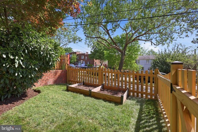 Photo - 2916 Sycamore St