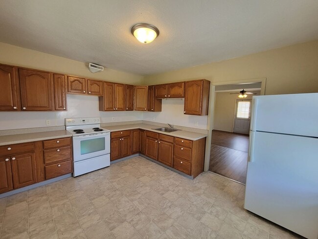 Photo - 604 W Seerley Blvd Unit 604-1/2