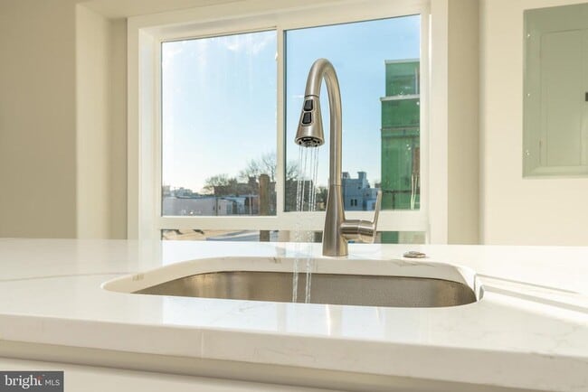 Photo - 2517 Hope St Unit 5