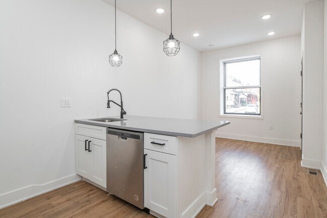 Photo - 3312 W Cumberland St Unit 1