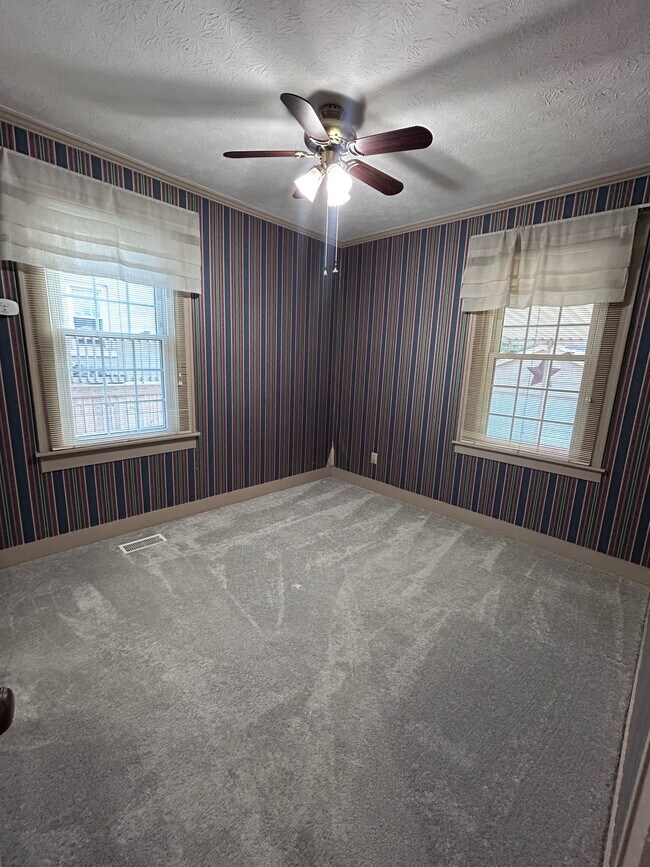 Photo - 123 N Richardson Dr